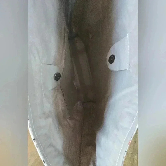 Brand New Beautiful Floral Roses Hand Crafted Tote Bag Purse Satchel - Picture 6 of 8